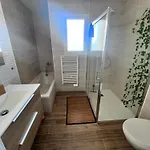 Holiday home Nesehome, Maison A Proximite Du Futuroscope Montamise