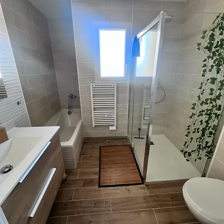 Holiday home Nesehome, Maison A Proximite Du Futuroscope Montamise
