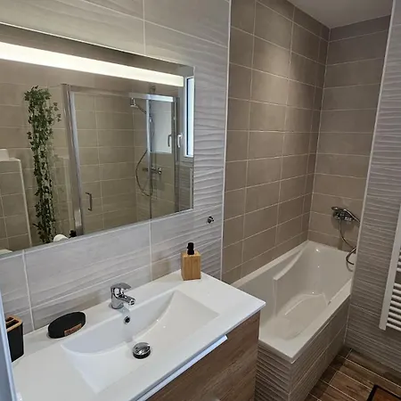 Holiday home Nesehome, Maison A Proximite Du Futuroscope