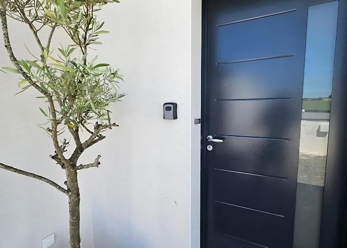 Nesehome, Maison A Proximite Du Futuroscope Holiday home Montamise